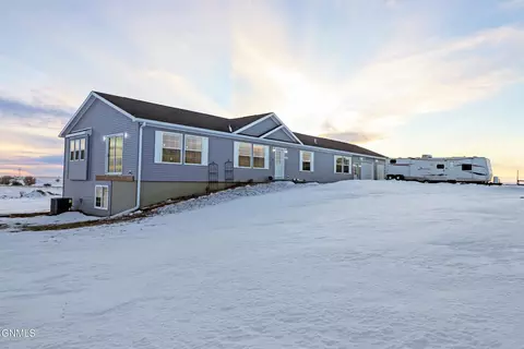 14960 Cochise St, Williston, ND 58801 photo 6