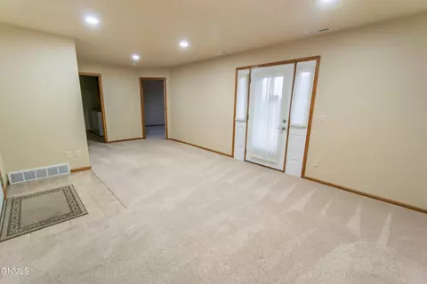 1073 Turnpike Ave, Bismarck, ND 58501 photo 22