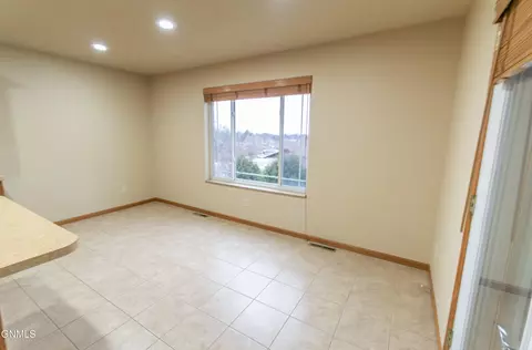 1073 Turnpike Ave, Bismarck, ND 58501 photo 10