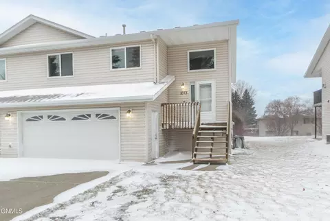 1073 Turnpike Ave, Bismarck, ND 58501