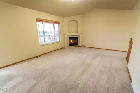 1073 Turnpike Ave, Bismarck, ND 58501 photo 4
