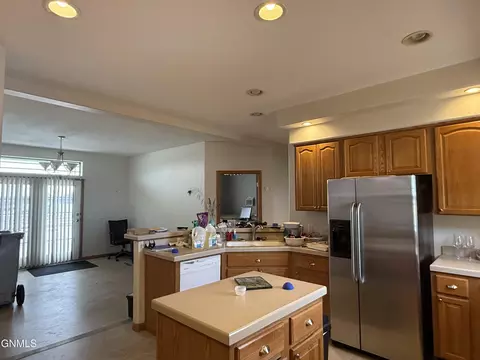 Kitchen - 13683 Mulberry, Williston, ND 58801 photo 5 of 6