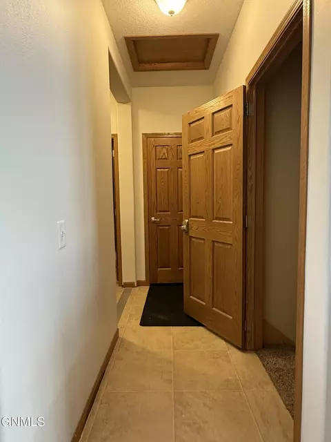 Entry Way - 13683 Mulberry, Williston, ND 58801 photo 4 of 5
