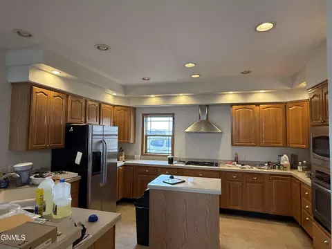 Kitchen - 13683 Mulberry, Williston, ND 58801 photo 2 of 6