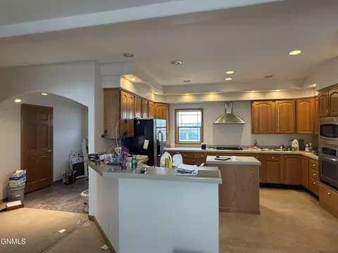 Kitchen - 13683 Mulberry, Williston, ND 58801 photo 1 of 6