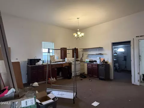 Kitchen - 13683 Mulberry, Williston, ND 58801 photo 6 of 6