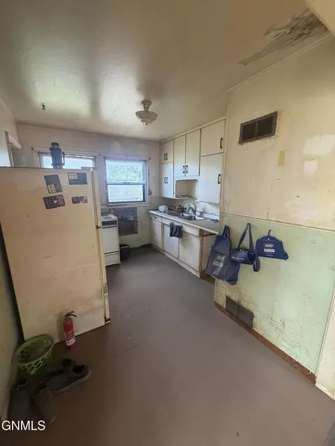 Kitchen - 405 Main St, Grenora, ND 58845 photo 1 of 2