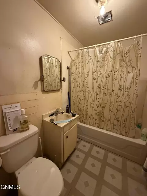 Bath - 405 Main St, Grenora, ND 58845 photo 1 of 1