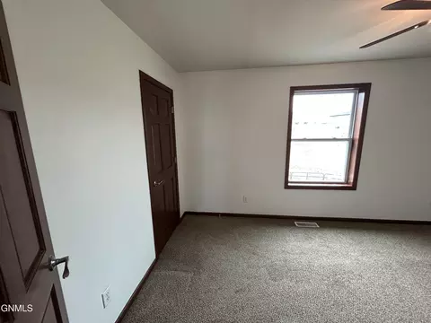 Bedroom - 4464 146w Ave NW, Williston, ND 58801 photo 4 of 8