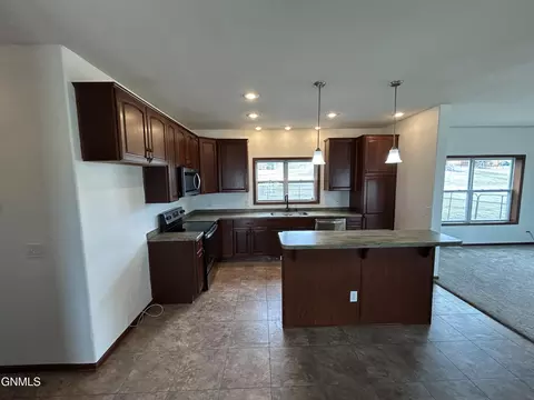 Kitchen - 4464 146w Ave NW, Williston, ND 58801 photo 1 of 2