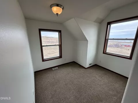 Bedroom - 4464 146w Ave NW, Williston, ND 58801 photo 6 of 8