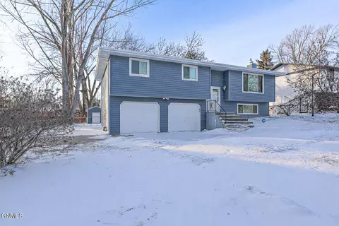 1809 Longley Ave, Bismarck, ND 58501