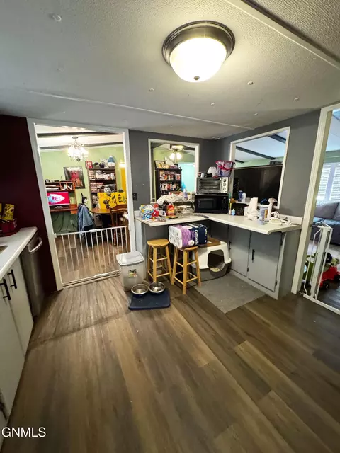 203 E Deer St, Mandan, ND 58554 photo 12