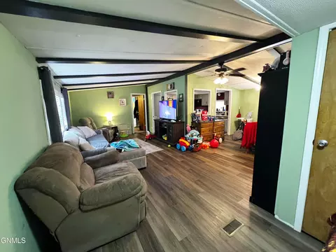 203 E Deer St, Mandan, ND 58554 photo 5