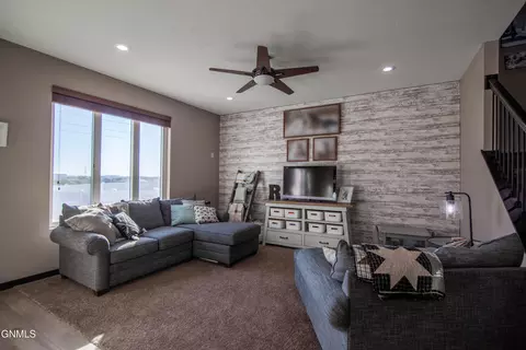 3250 Capitol Ave E, Bismarck, ND 58501 photo 7