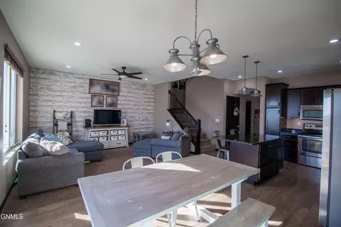 3250 Capitol Ave E, Bismarck, ND 58501 photo 9