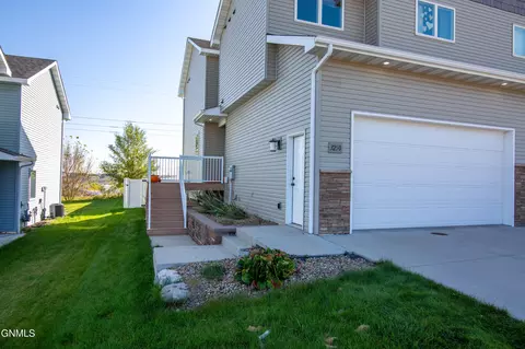 3250 Capitol Ave E, Bismarck, ND 58501