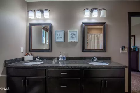 3250 Capitol Ave E, Bismarck, ND 58501 photo 32