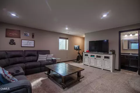 3250 Capitol Ave E, Bismarck, ND 58501 photo 41