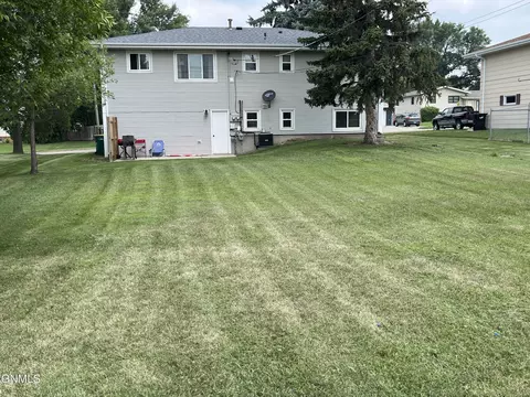 Exterior - 405 E Interstate Ave, Bismarck, ND 58503 photo 2 of 5