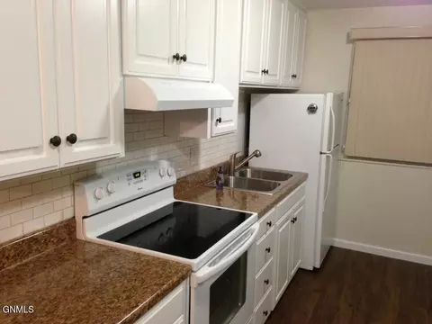 Kitchen - 405 E Interstate Ave, Bismarck, ND 58503 photo 3 of 3