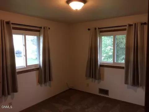 Bedroom - 405 E Interstate Ave, Bismarck, ND 58503 photo 2 of 2