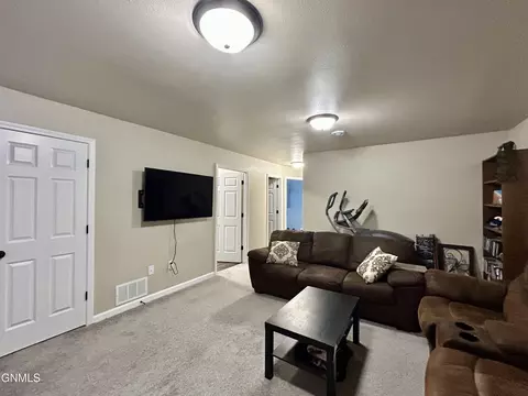155 Pine Ave, Mapleton, ND 58059 photo 10