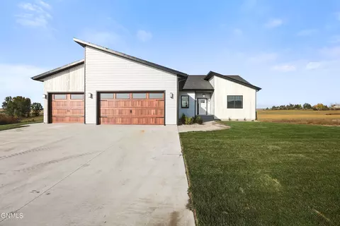 3103 44th Ave W, Williston, ND 58801 photo 2