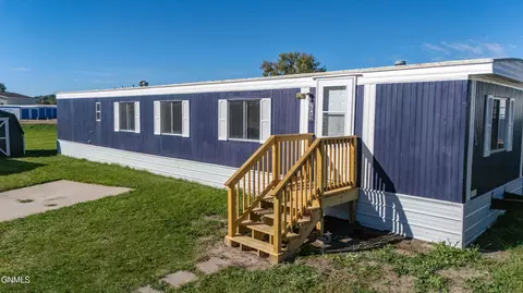 209 Gateway Trl, Mandan, ND 58554