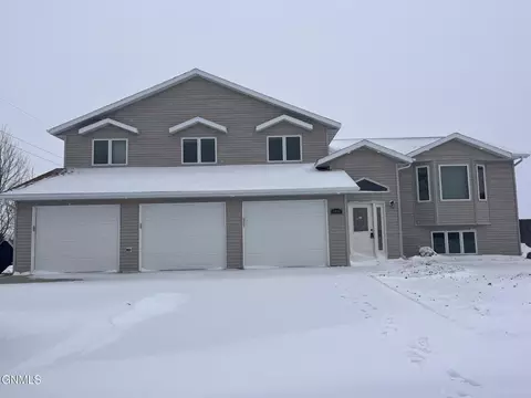 5036 39th Ave NW, Mandan, ND 58554