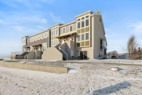 3208 Jericho Rd, Bismarck, ND 58503