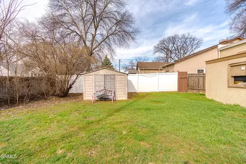 Exterior - 909 E Avenue Ave E, Bismarck, ND 58501 photo 3 of 9