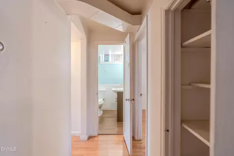 Entry Way - 909 E Avenue Ave E, Bismarck, ND 58501 photo 3 of 4