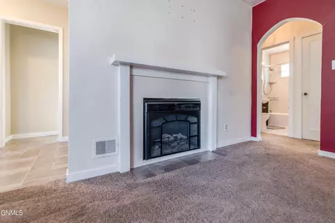 Living - 909 E Avenue Ave E, Bismarck, ND 58501 photo 4 of 4