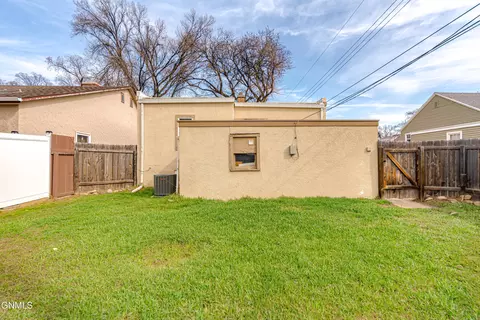 Exterior - 909 E Avenue Ave E, Bismarck, ND 58501 photo 5 of 9