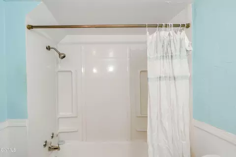 Bath - 909 E Avenue Ave E, Bismarck, ND 58501 photo 4 of 5