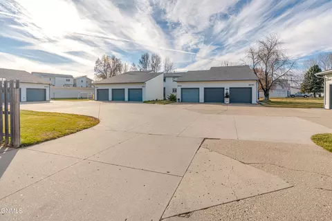 Exterior - 2872 Warwick Loop, Bismarck, ND 58504 photo 7 of 18