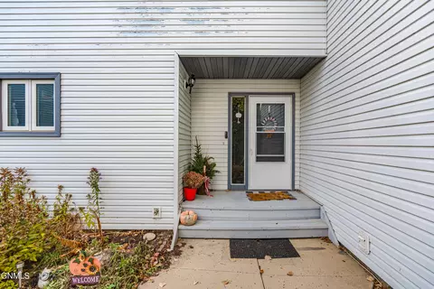 Exterior - 2872 Warwick Loop, Bismarck, ND 58504 photo 12 of 18