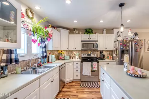 Kitchen - 2872 Warwick Loop, Bismarck, ND 58504 photo 1 of 9