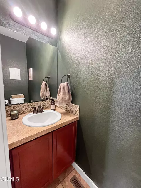 Bath - 2818 23rd St W, Williston, ND 58801 photo 1 of 5