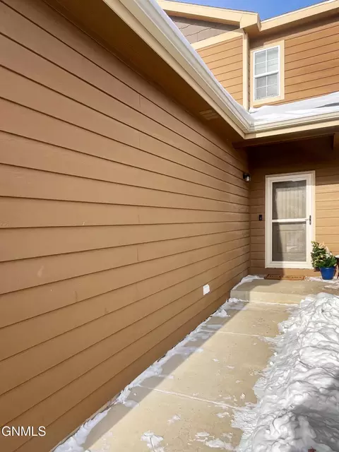 Exterior - 2818 23rd St W, Williston, ND 58801 photo 5 of 6