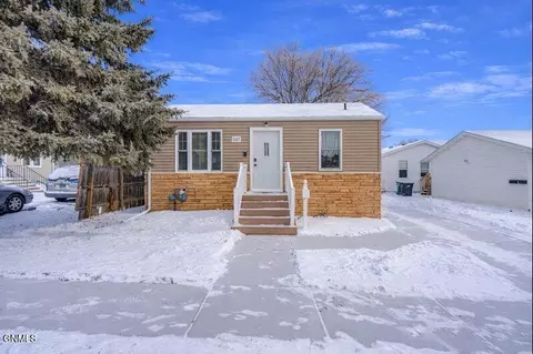507 N 17th St, Bismarck, ND 58501
