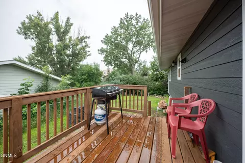 1469 2nd Ave E, Dickinson, ND 58601 photo 52