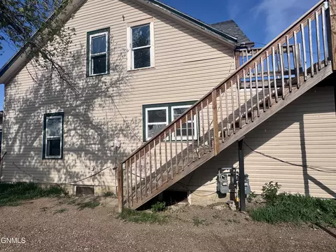 Exterior - 134 E Broadway St, Dickinson, ND 58601 photo 4 of 6