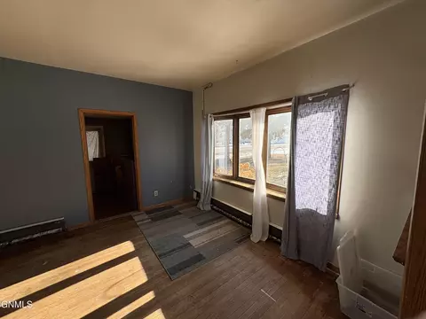 Living - 715 4th St, Edgeley, ND 58433 photo 2 of 2