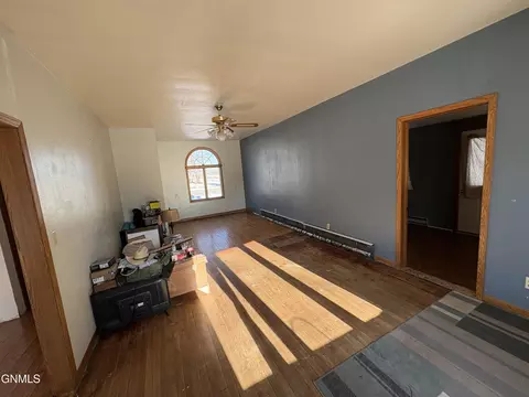 Living - 715 4th St, Edgeley, ND 58433 photo 1 of 2