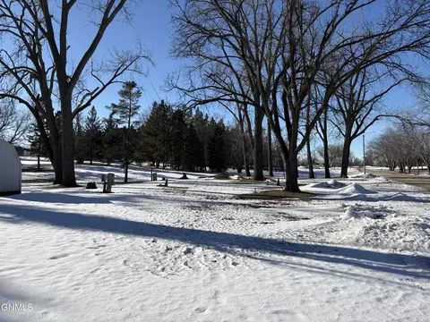 Other - 715 4th St, Edgeley, ND 58433 photo 3 of 17