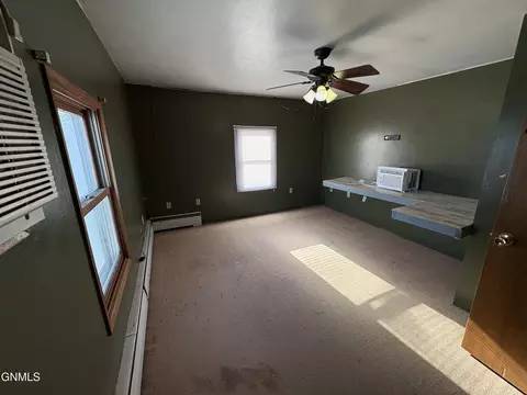 Bedroom - 715 4th St, Edgeley, ND 58433 photo 1 of 5