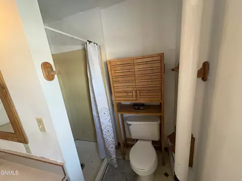 Bath - 715 4th St, Edgeley, ND 58433 photo 2 of 5