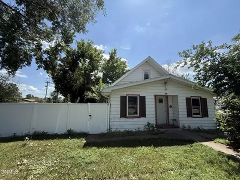 421 Main St W, Beulah, ND 58523